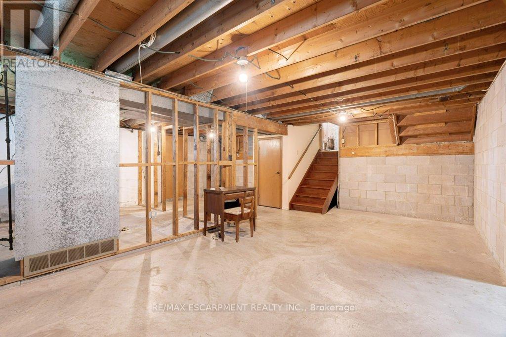 Photo 42 of 56 Gray Road, Hamilton ON