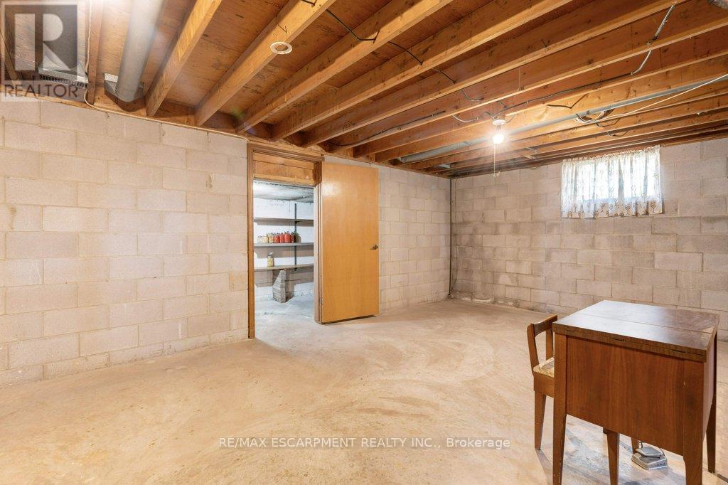 Photo 38 of 56 Gray Road, Hamilton ON