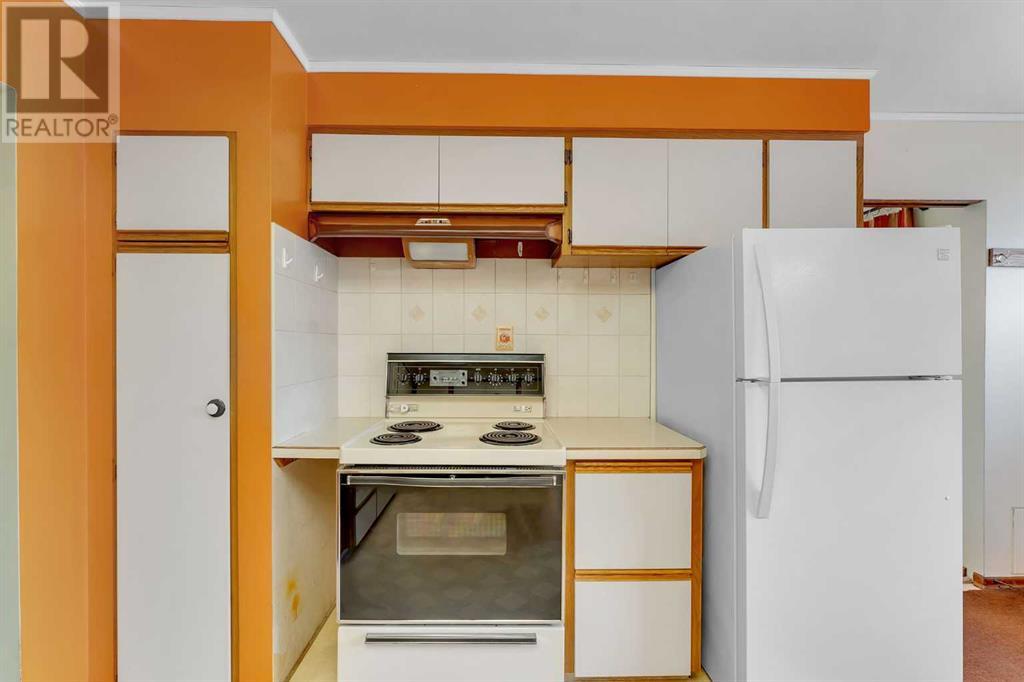 Single Family House 4 Level for Sale in   Avenue SW Rutland Park Calgary 