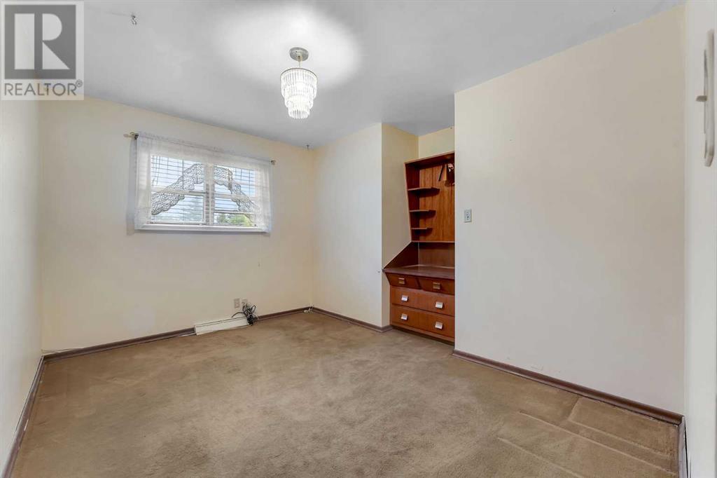 Single Family House 4 Level for Sale in   Avenue SW Rutland Park Calgary 
