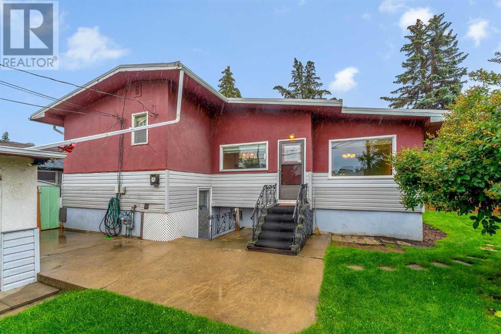 Single Family House 4 Level for Sale in   Avenue SW Rutland Park Calgary 