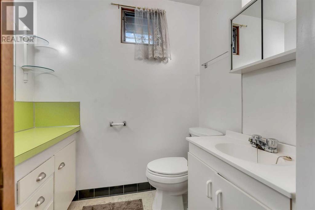 Single Family House 4 Level for Sale in   Avenue SW Rutland Park Calgary 