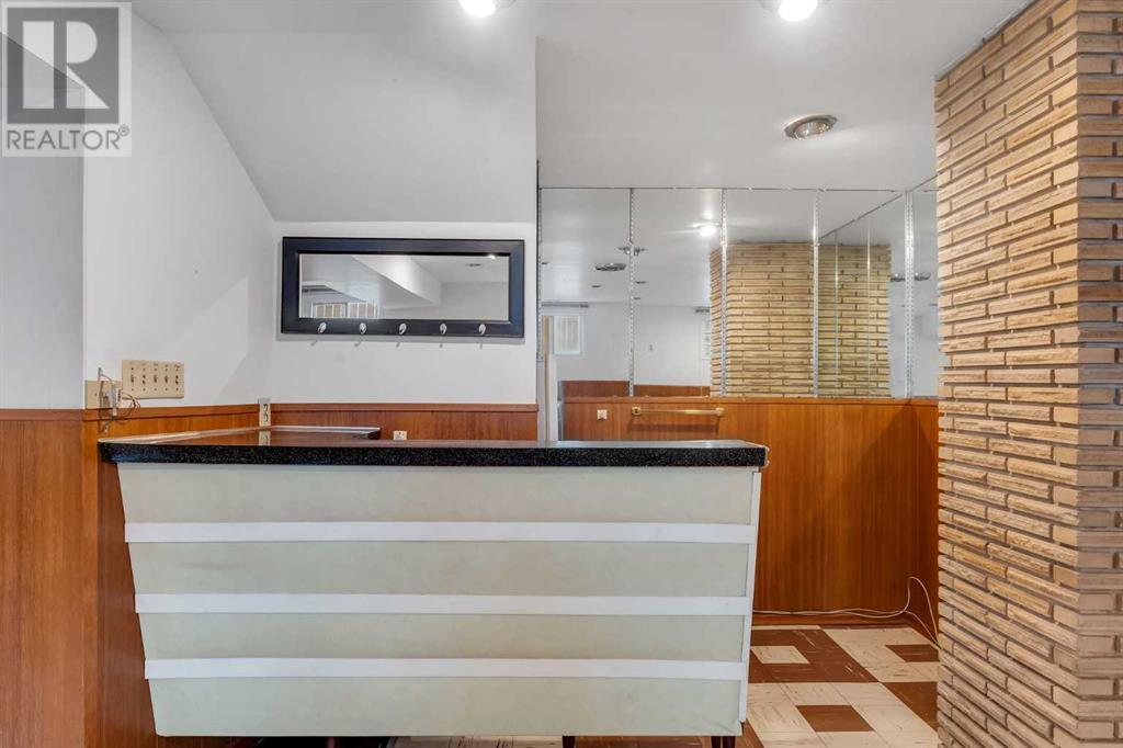 Single Family House 4 Level for Sale in   Avenue SW Rutland Park Calgary 