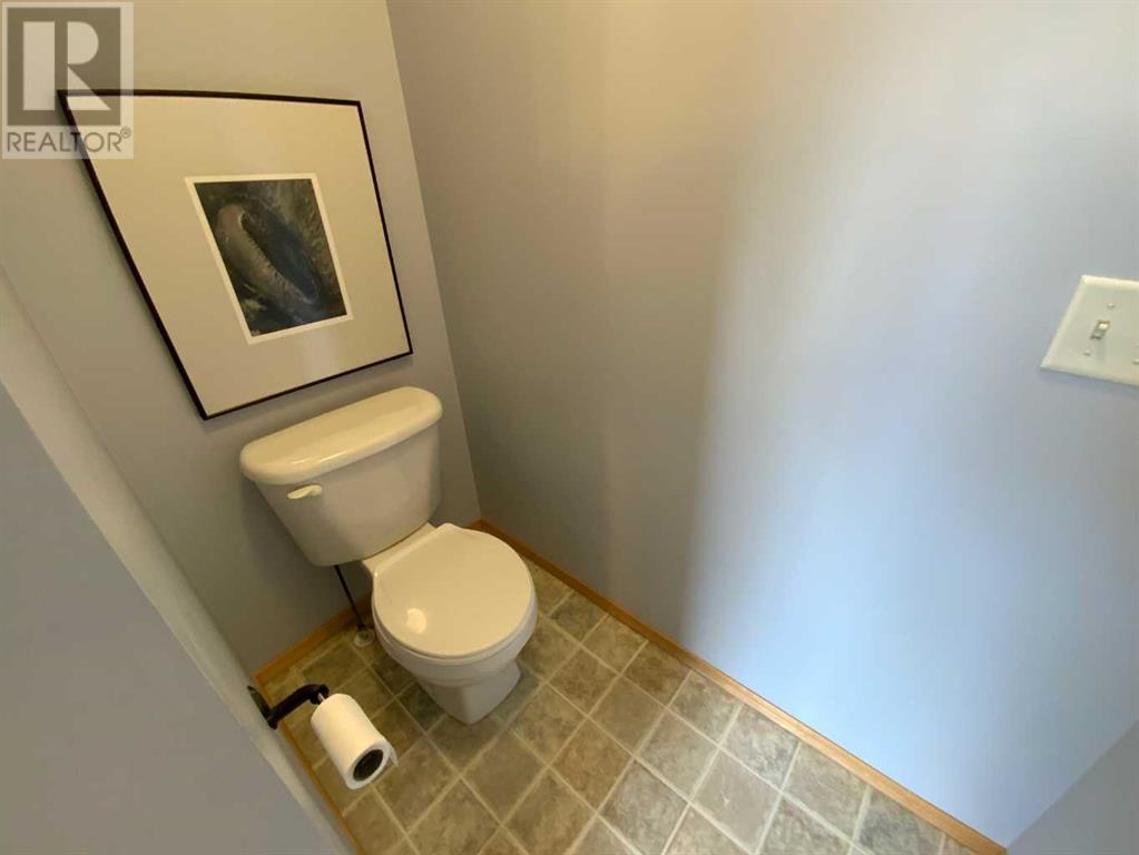 Single Family House for Sale in  Tuscany Meadows Heath NW Tuscany Calgary 