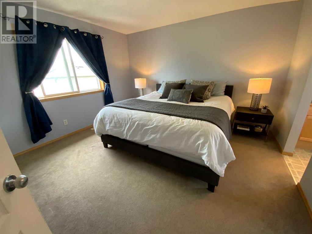 Single Family House for Sale in  Tuscany Meadows Heath NW Tuscany Calgary 