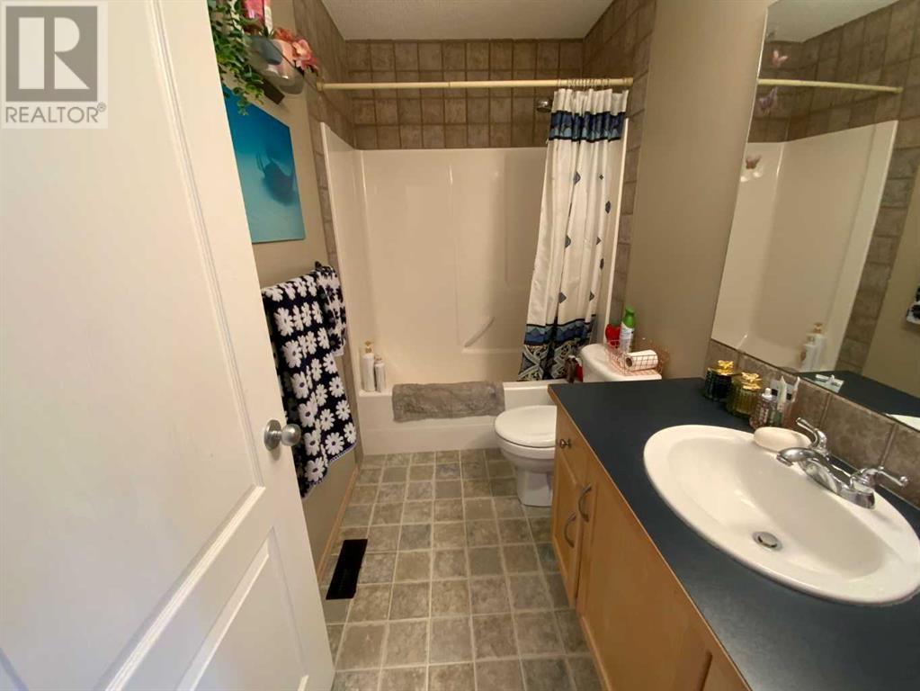 Single Family House for Sale in  Tuscany Meadows Heath NW Tuscany Calgary 
