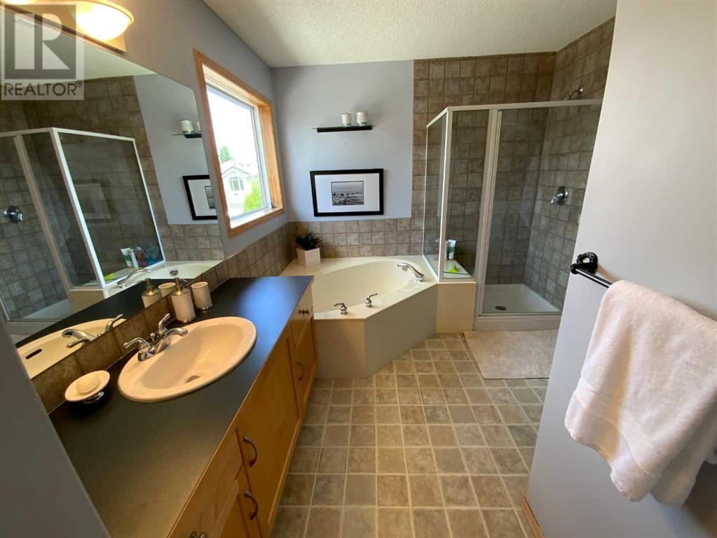Single Family House for Sale in  Tuscany Meadows Heath NW Tuscany Calgary 