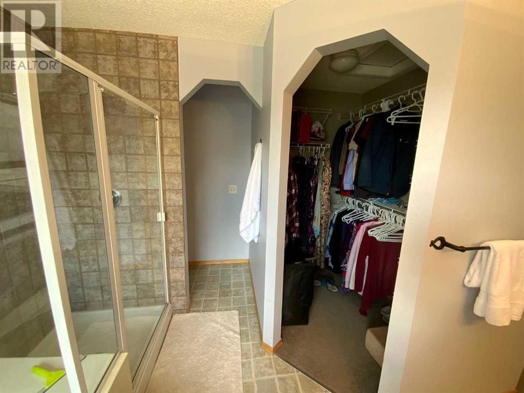 Single Family House for Sale in  Tuscany Meadows Heath NW Tuscany Calgary 