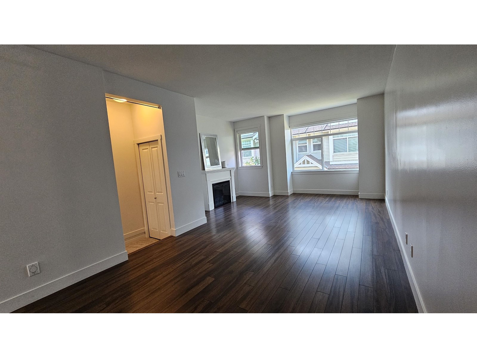 Photo 15 of 35 8277 161 Street, Surrey BC