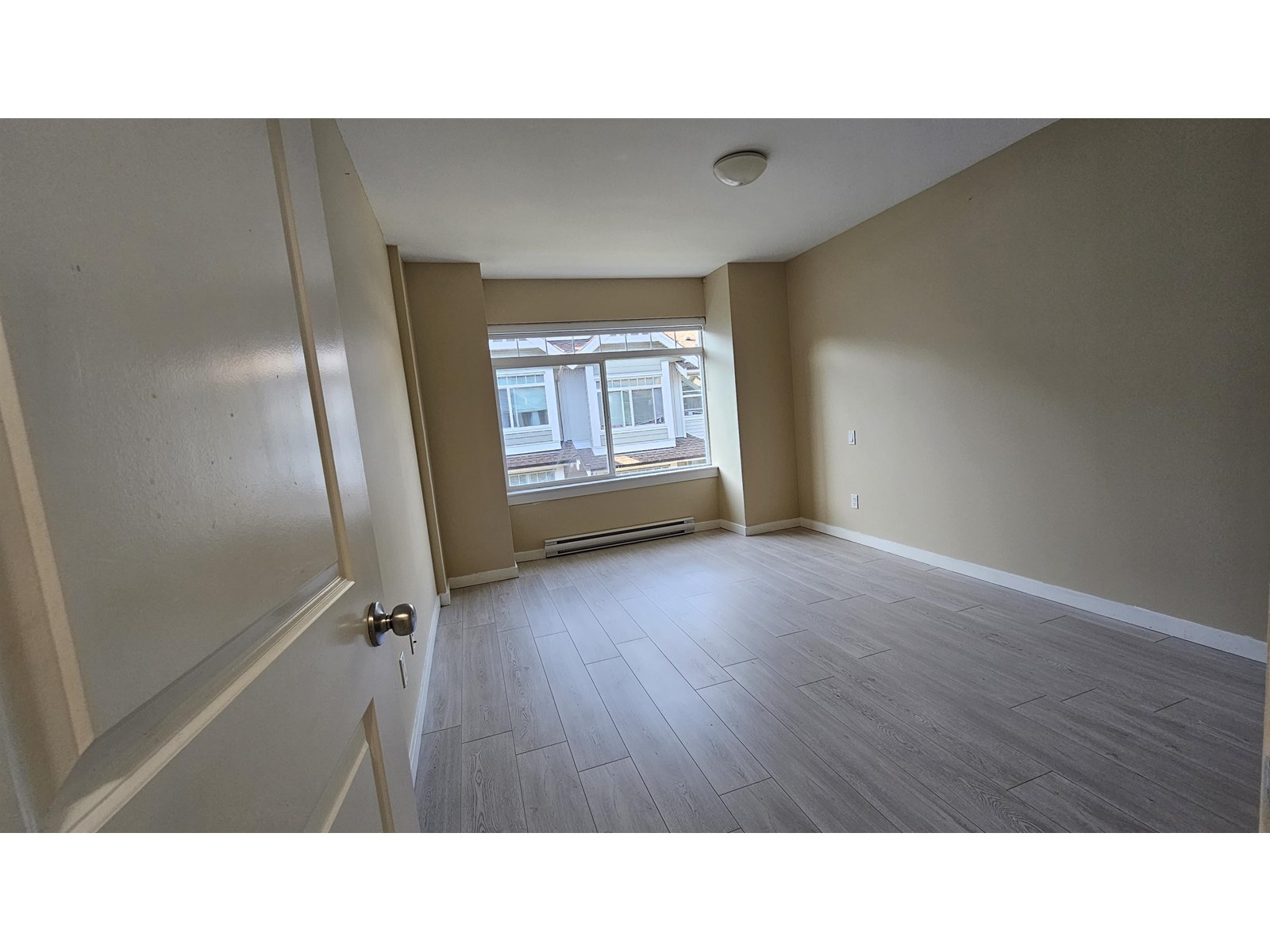 Photo 8 of 35 8277 161 Street, Surrey BC