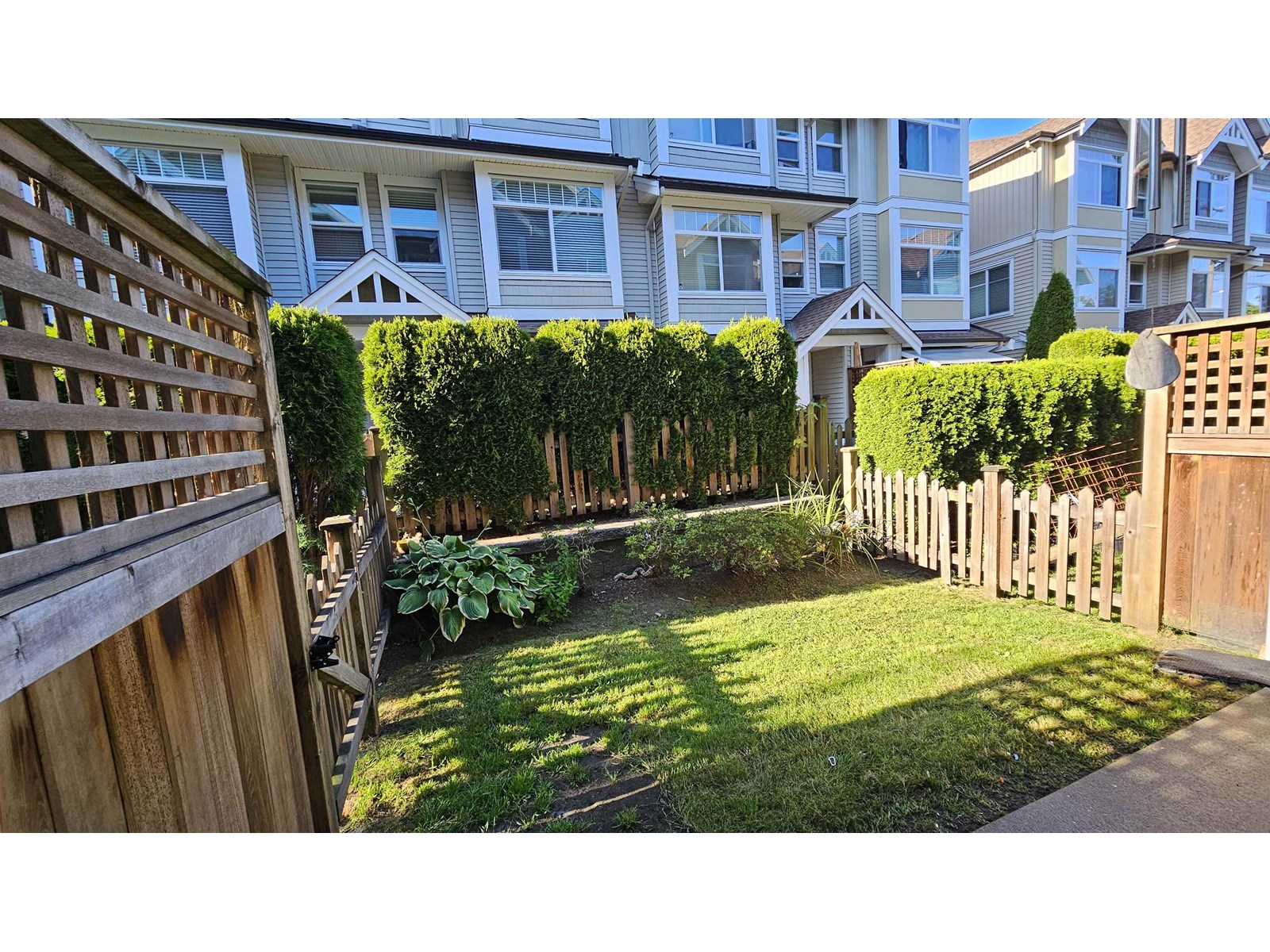 Photo 18 of 35 8277 161 Street, Surrey BC