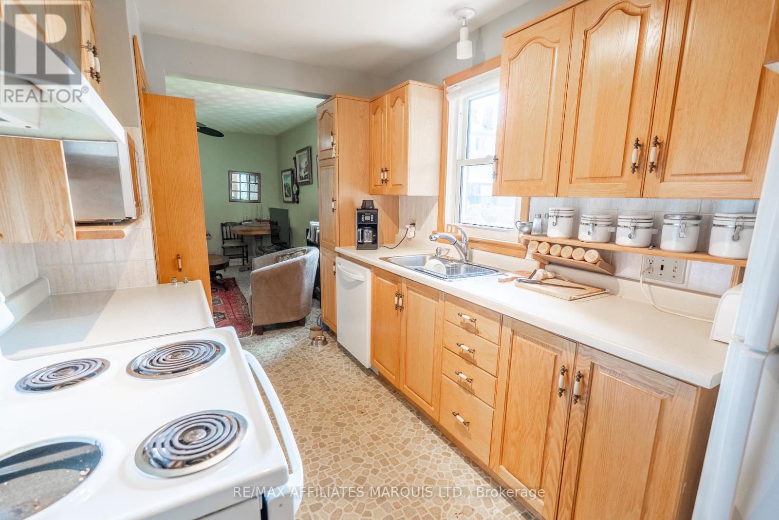 Photo 8 of 705 Second Street E, Cornwall ON