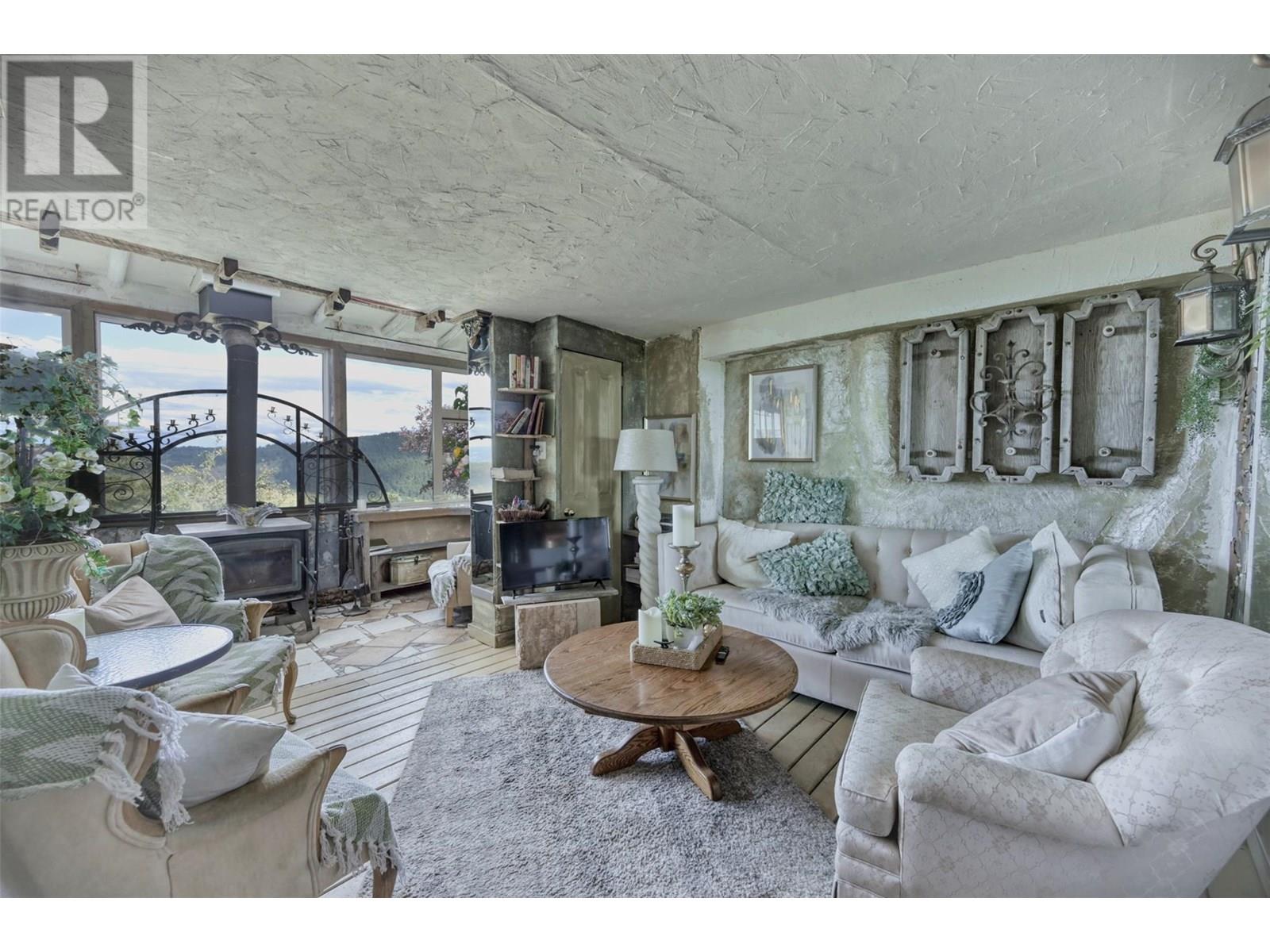 6080 Highway 3 - 7