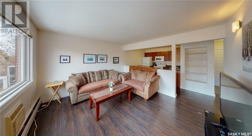 Photo 3 of 18 2060 Lorne Street, Regina SK