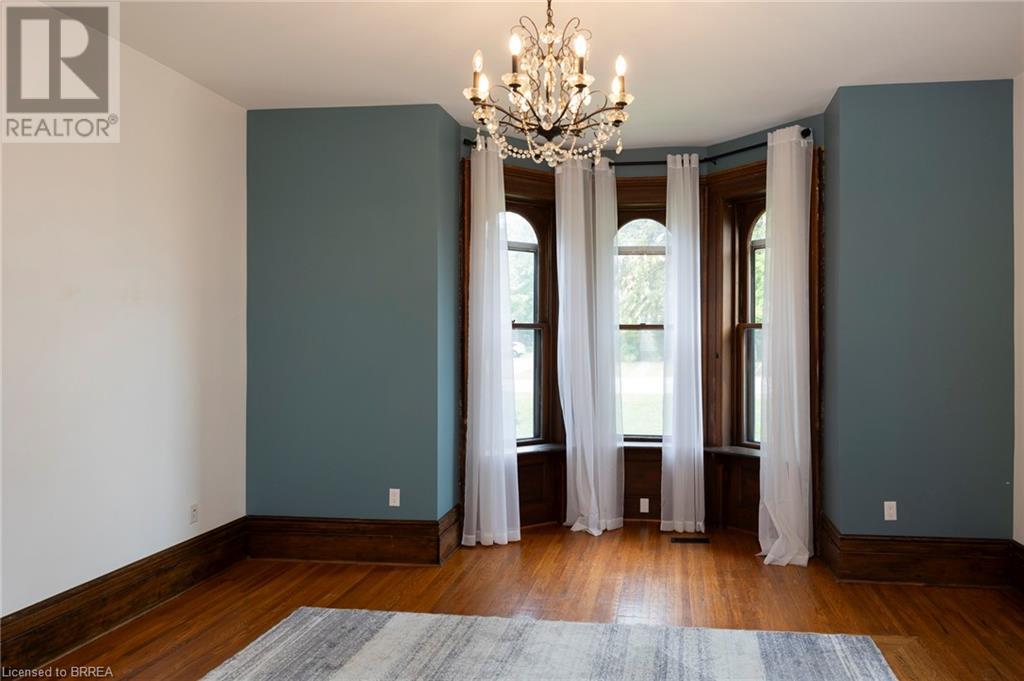 Photo 9 of 76 5 Stover Street N, Norwich ON