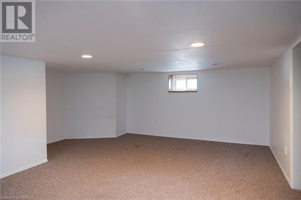 Photo 12 of 76 5 Stover Street N, Norwich ON