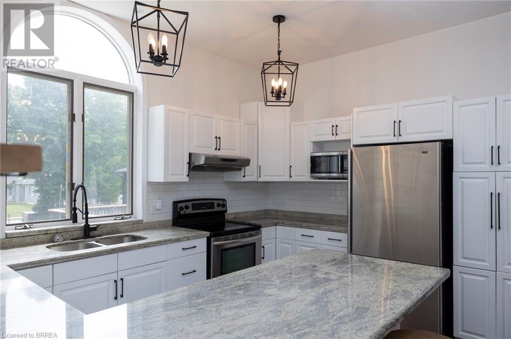 Photo 13 of 76 5 Stover Street N, Norwich ON