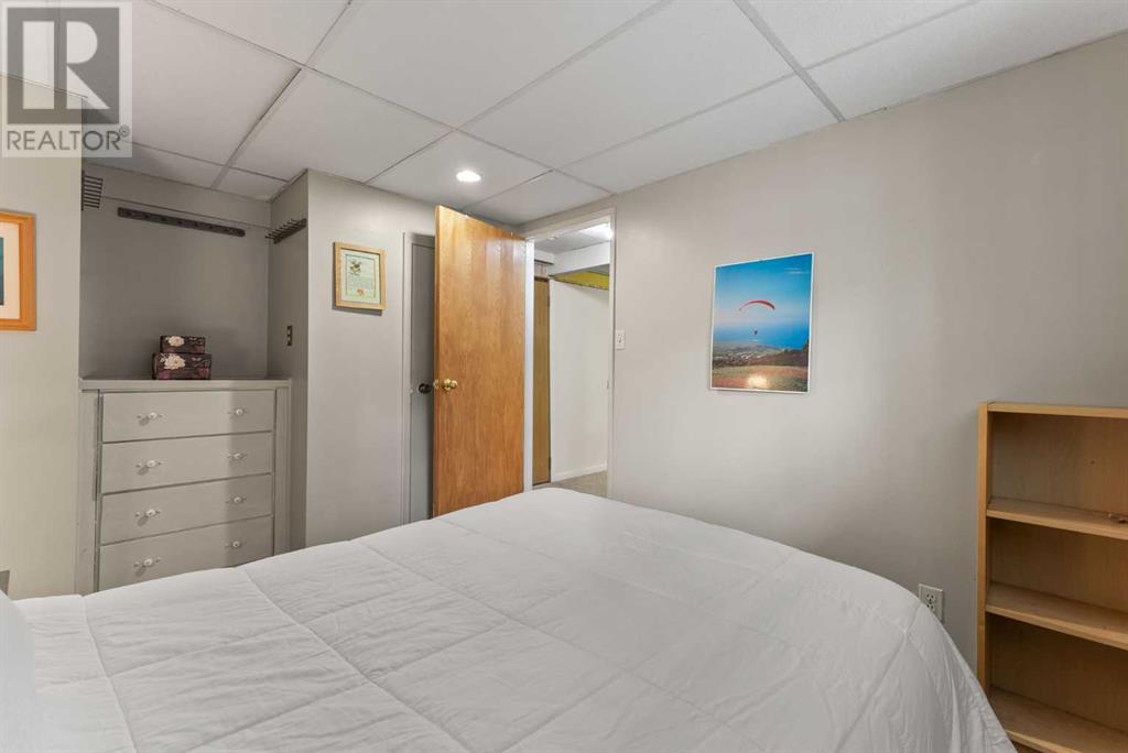 Single Family House Bi-level for Sale in  Ogmoor Place SE Ogden Calgary 