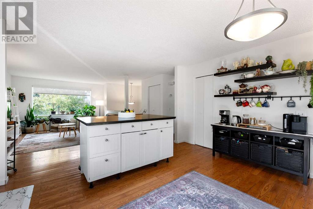 Single Family House Bi-level for Sale in  Ogmoor Place SE Ogden Calgary 