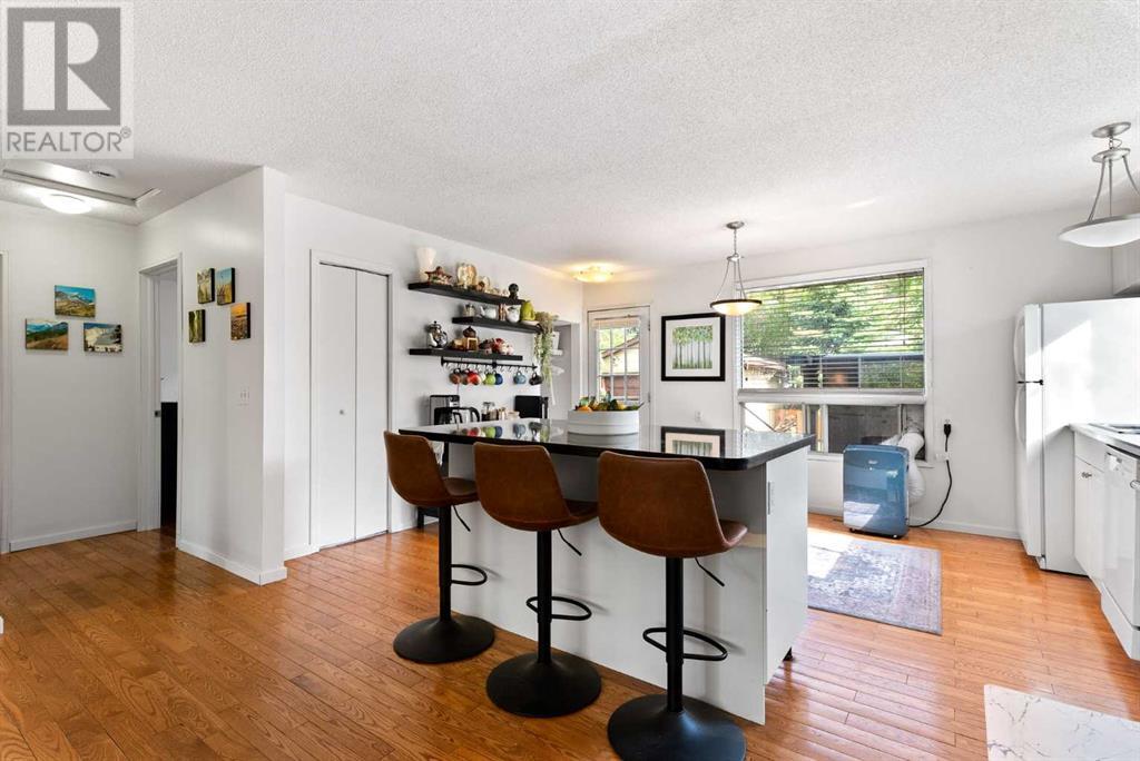 Single Family House Bi-level for Sale in  Ogmoor Place SE Ogden Calgary 
