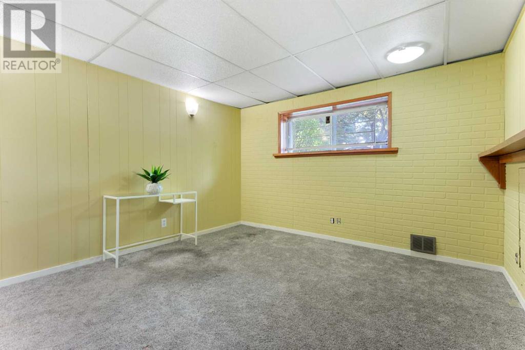 Single Family House Bi-level for Sale in  Ogmoor Place SE Ogden Calgary 