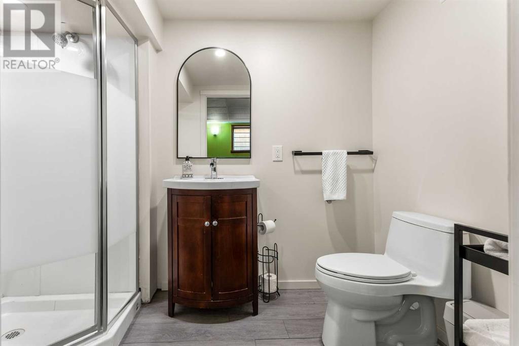 Single Family House Bi-level for Sale in  Ogmoor Place SE Ogden Calgary 