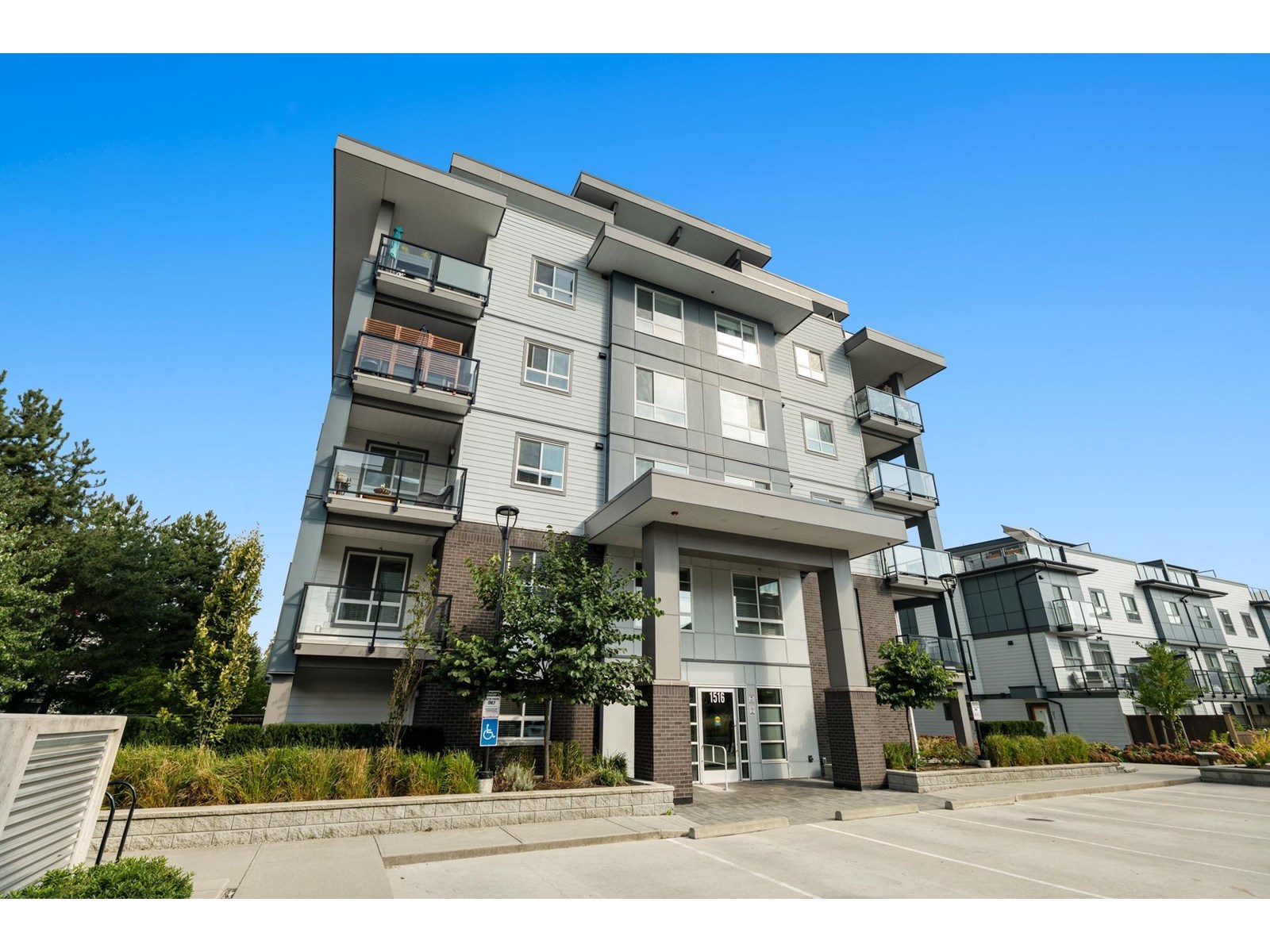 Photo 1 of 501 1516 Mccallum Road, Abbotsford BC
