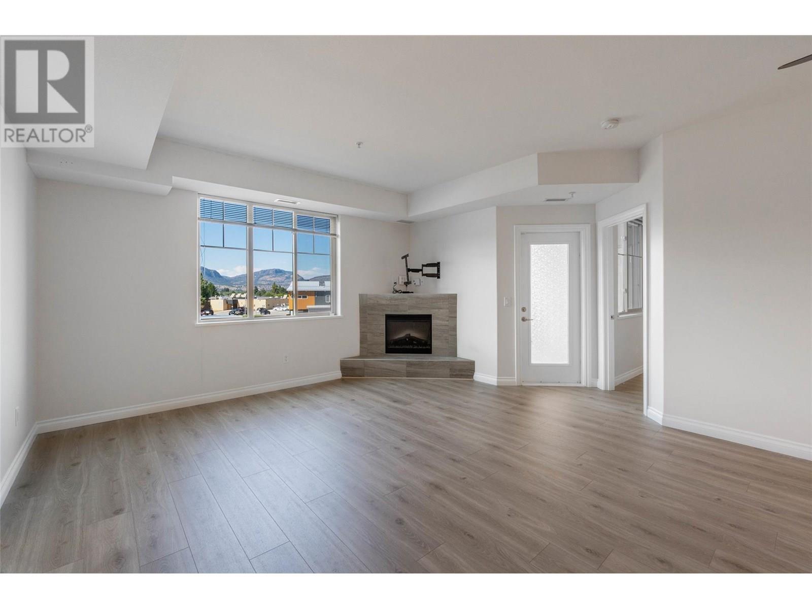 921 SPILLWAY Road Unit# 212C, Oliver