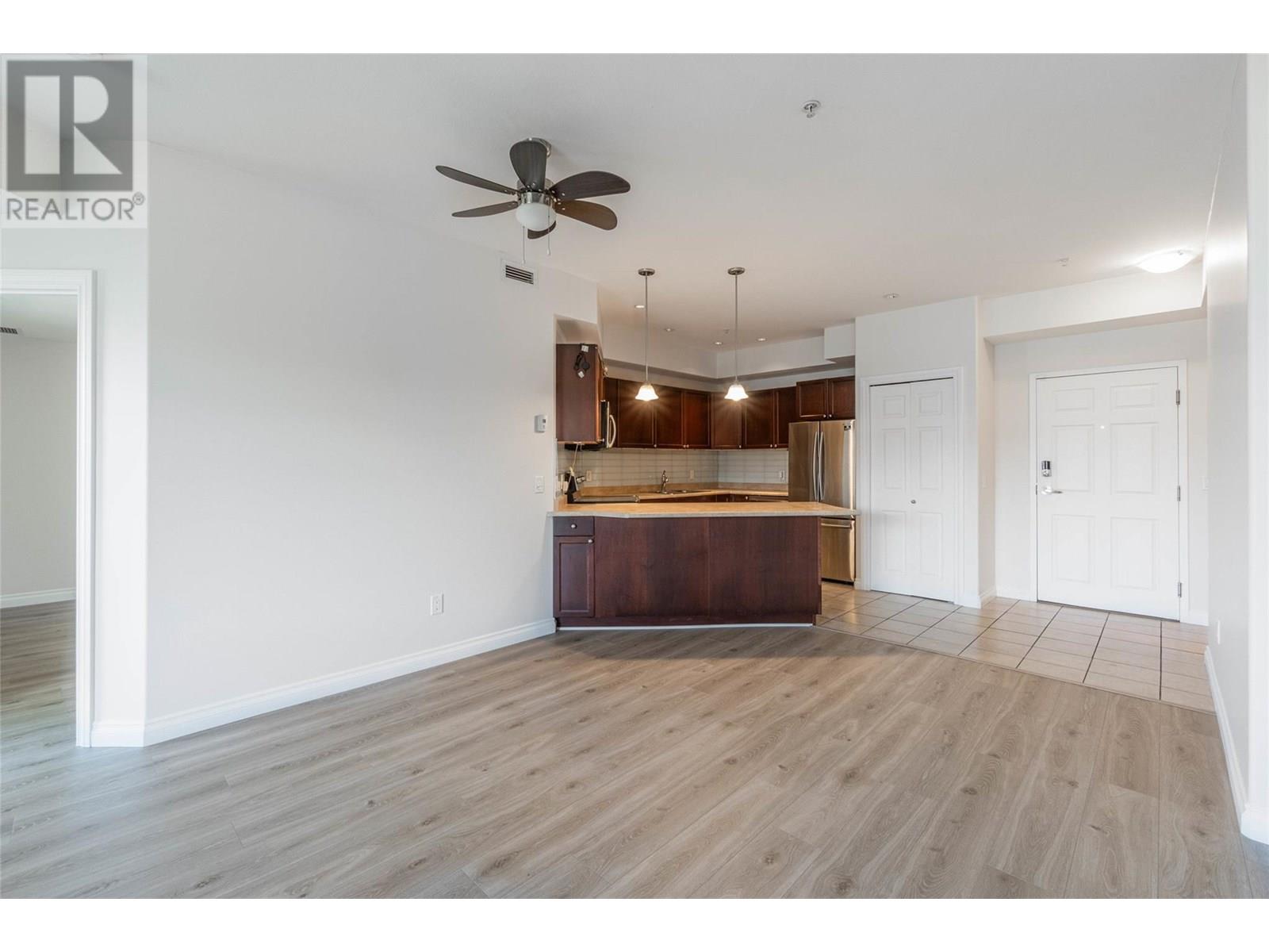 921 SPILLWAY Road Unit# 212C, Oliver