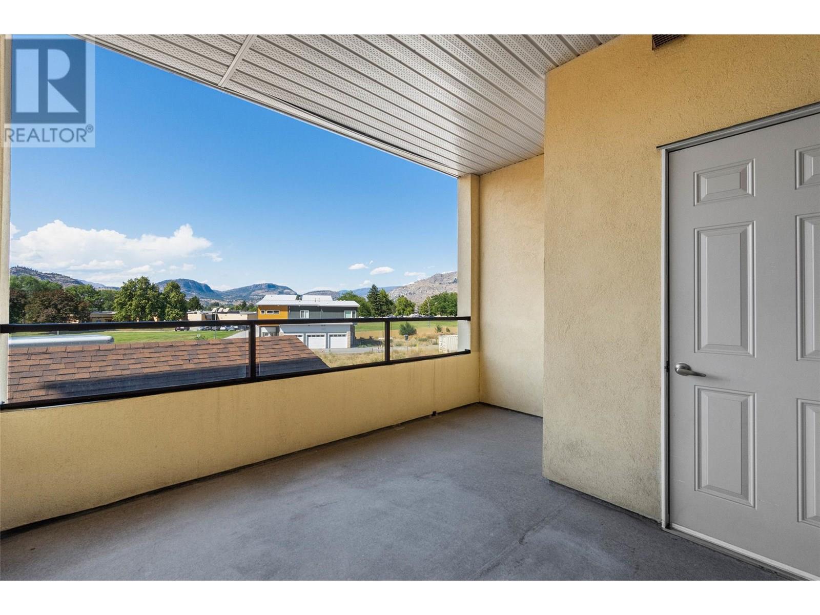 921 SPILLWAY Road Unit# 212C, Oliver