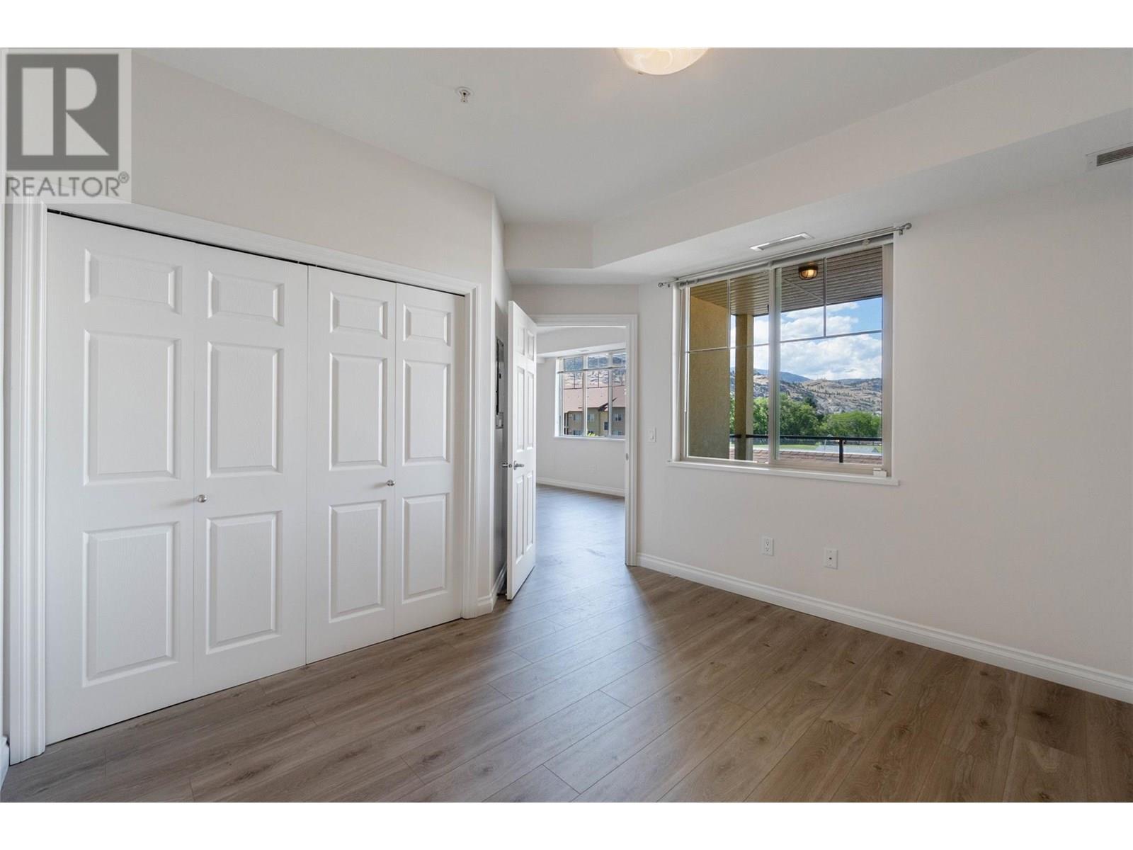 921 SPILLWAY Road Unit# 212C, Oliver
