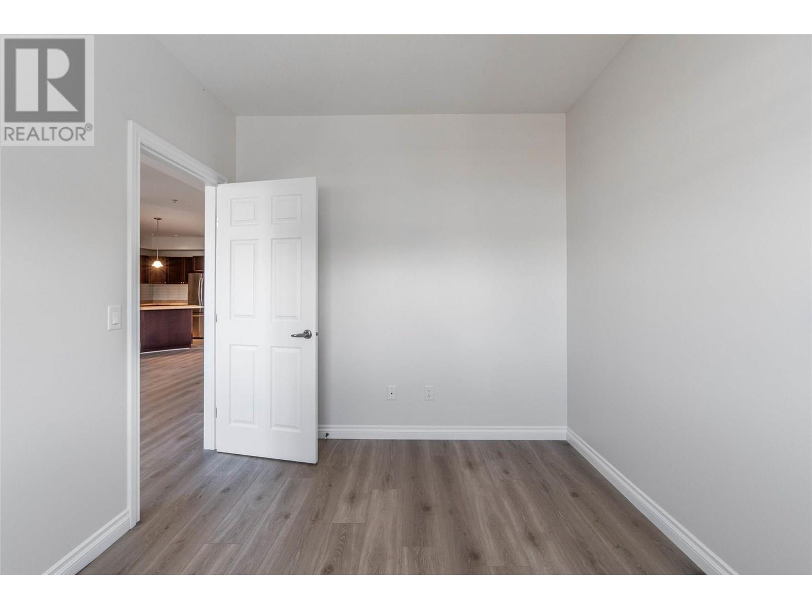 921 SPILLWAY Road Unit# 212C, Oliver