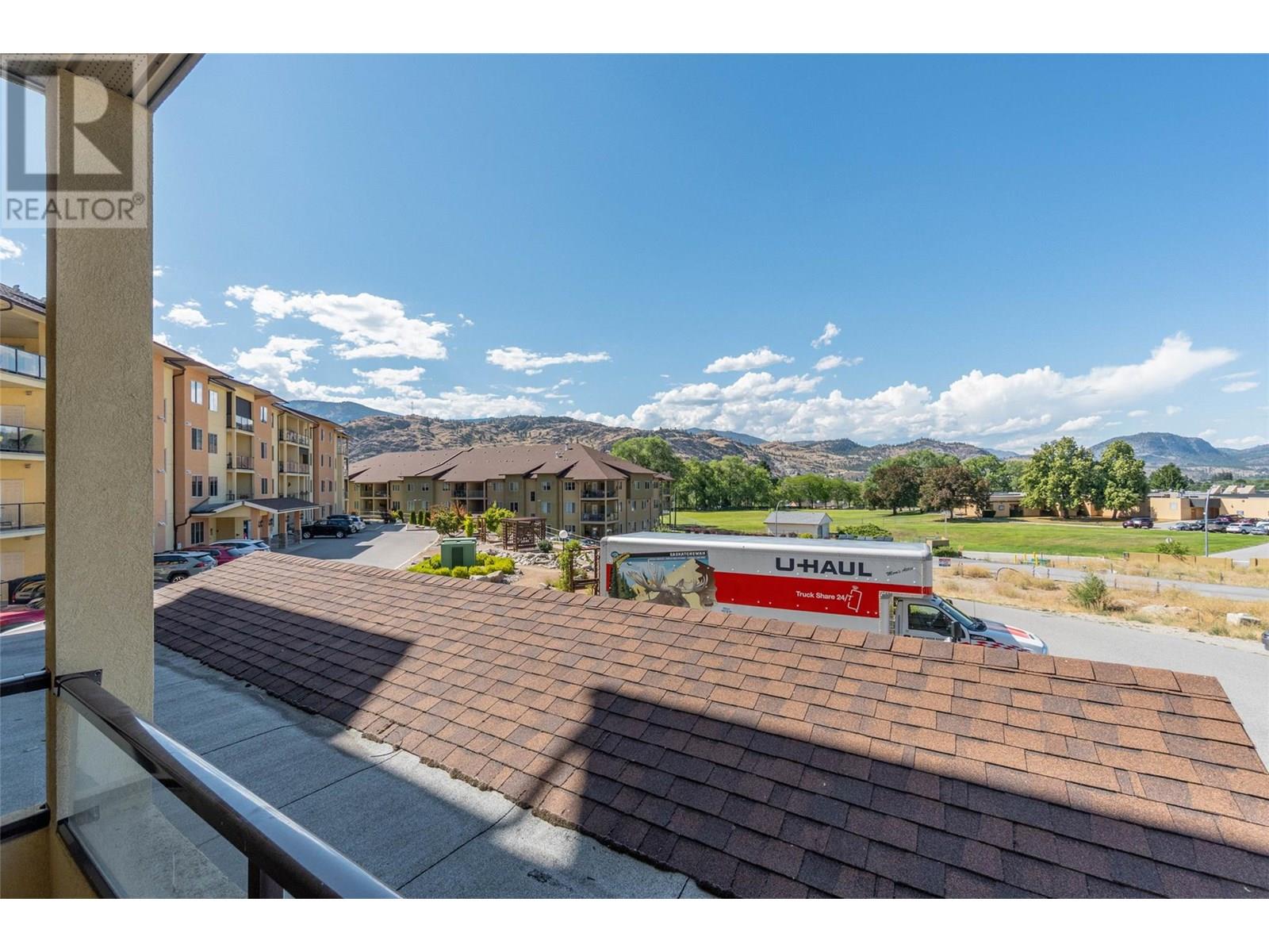 921 SPILLWAY Road Unit# 212C, Oliver