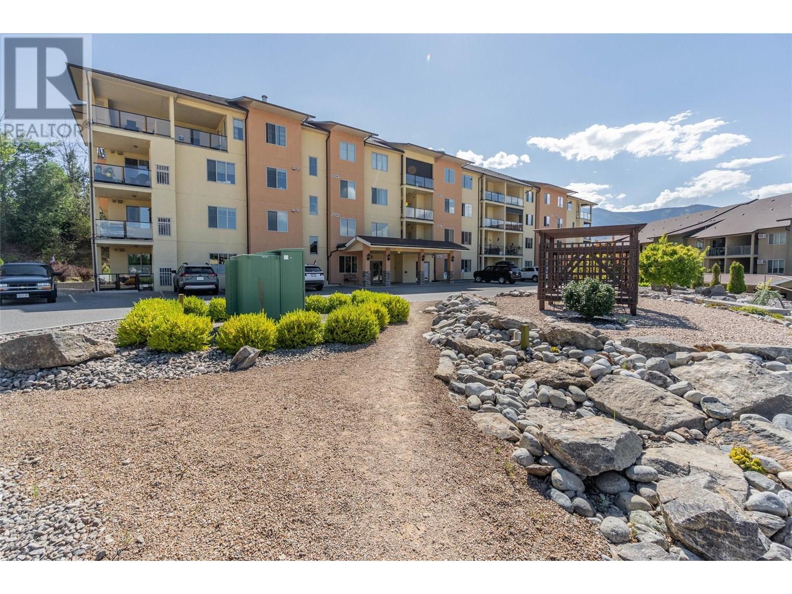 921 SPILLWAY Road Unit# 212C, Oliver