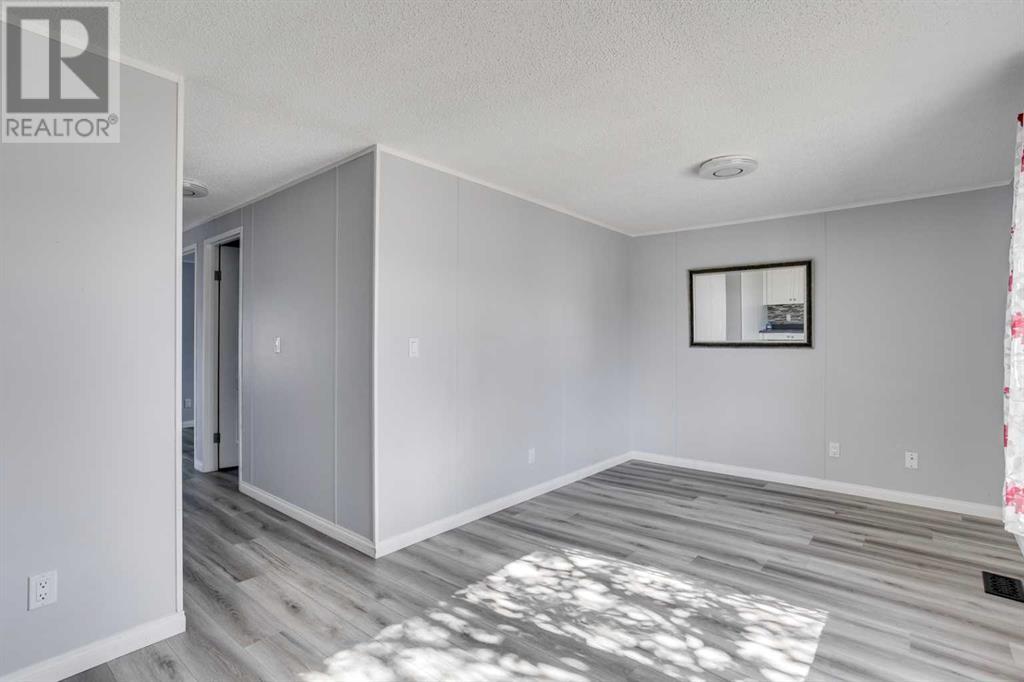 Photo 26 of 125 Mckinlay Crescent, Fort Mcmurray AB