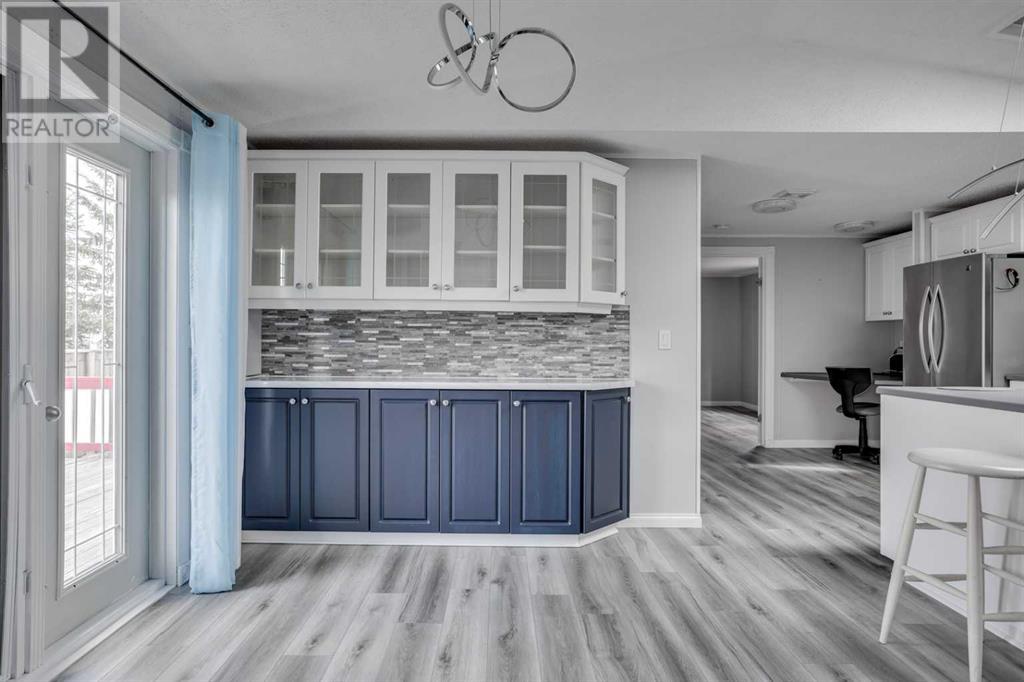 Photo 3 of 125 Mckinlay Crescent, Fort Mcmurray AB