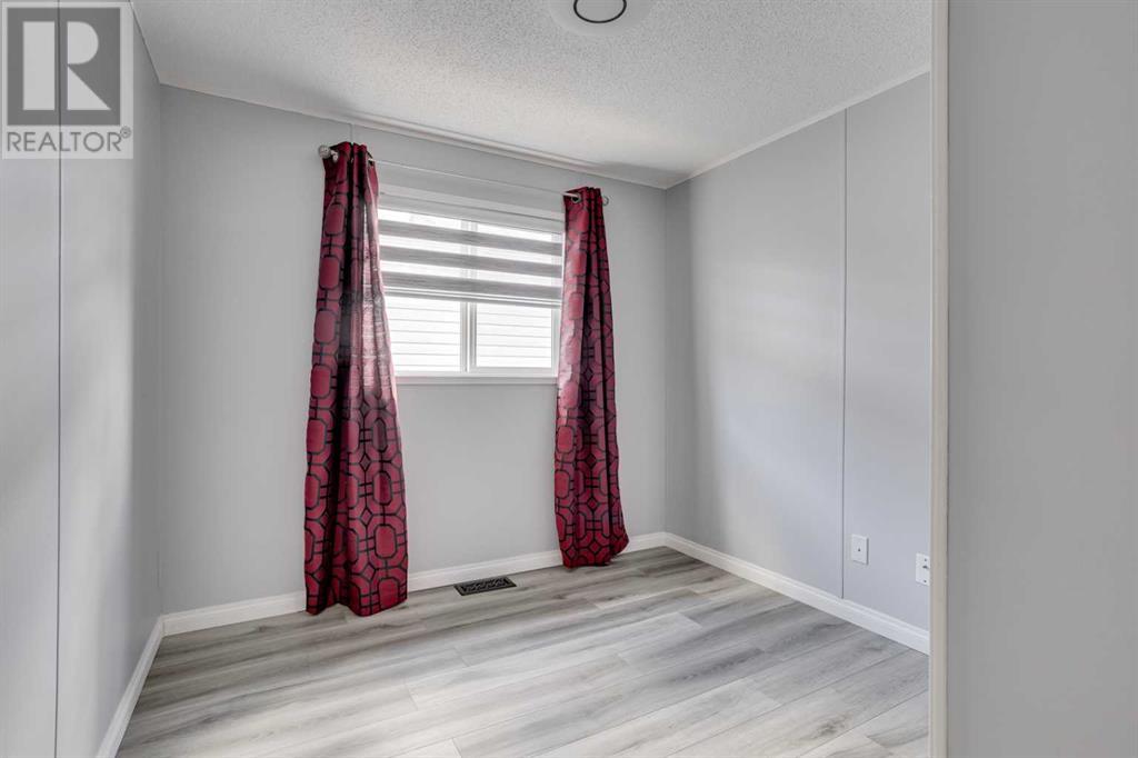 Photo 35 of 125 Mckinlay Crescent, Fort Mcmurray AB