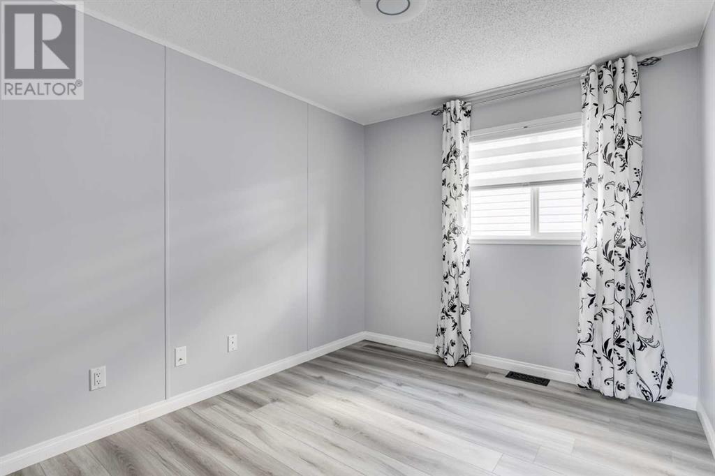 Photo 25 of 125 Mckinlay Crescent, Fort Mcmurray AB