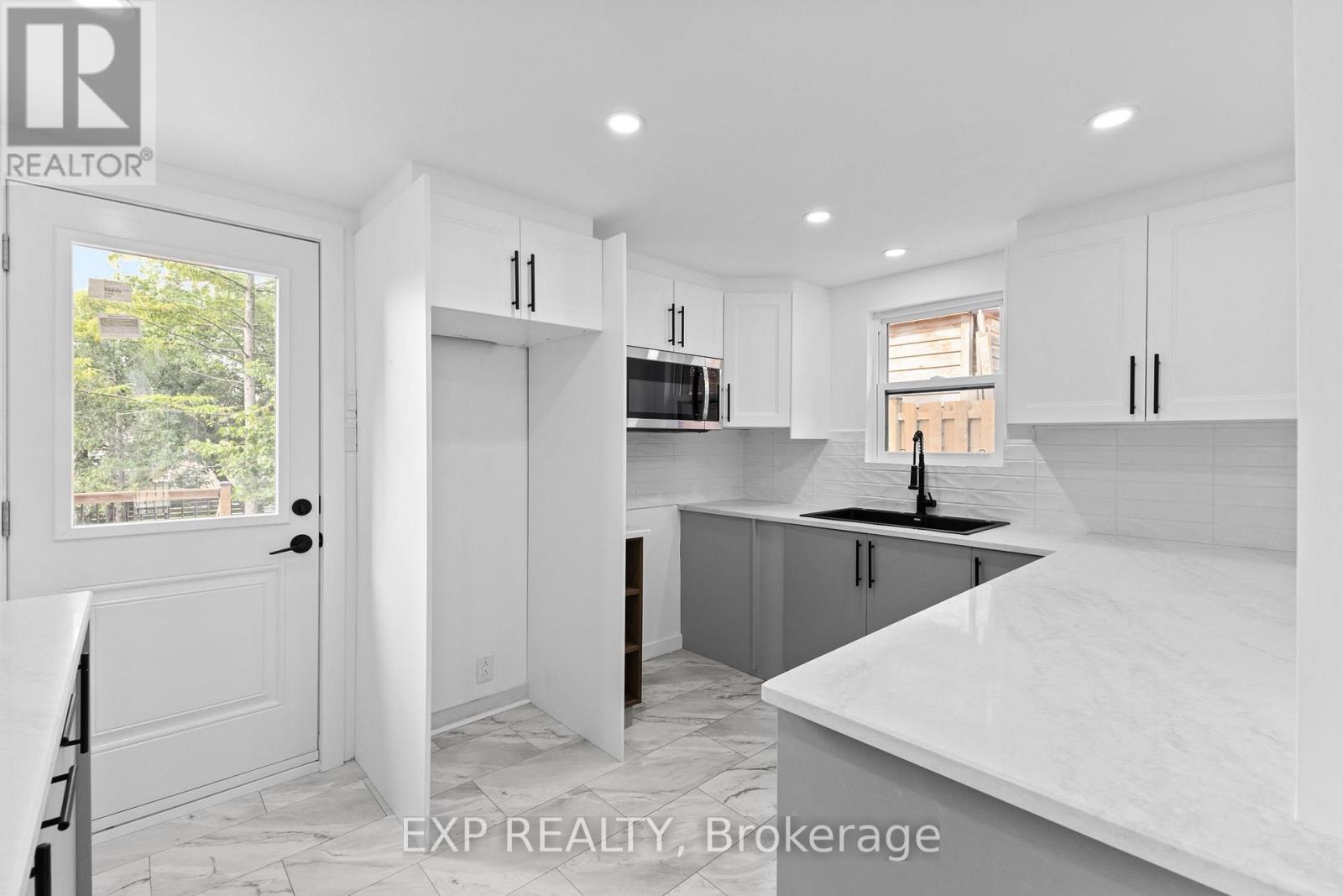Photo 16 of 145 Willow Street, Ottawa ON