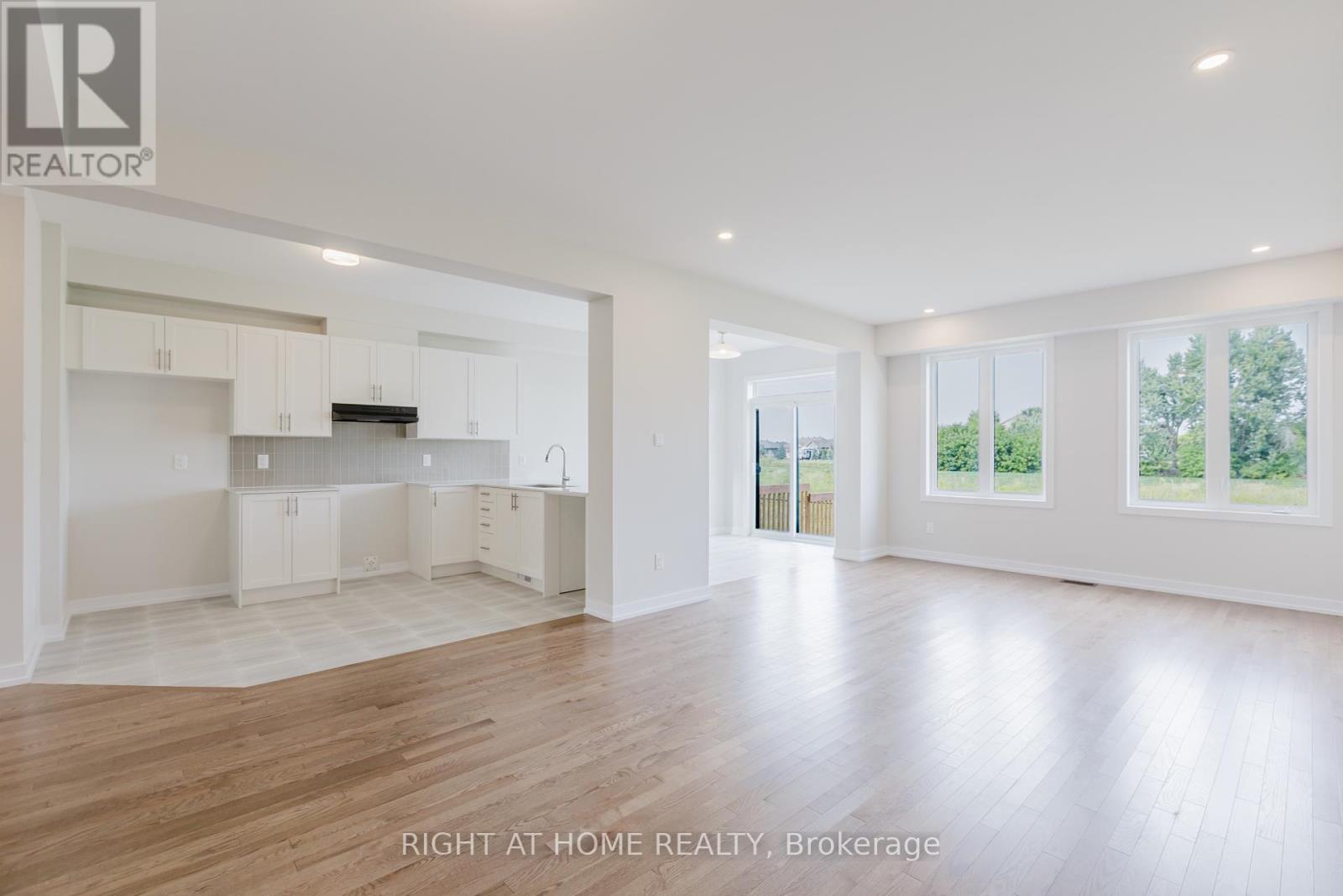 Photo 10 of 2046 Postilion Street, Ottawa ON