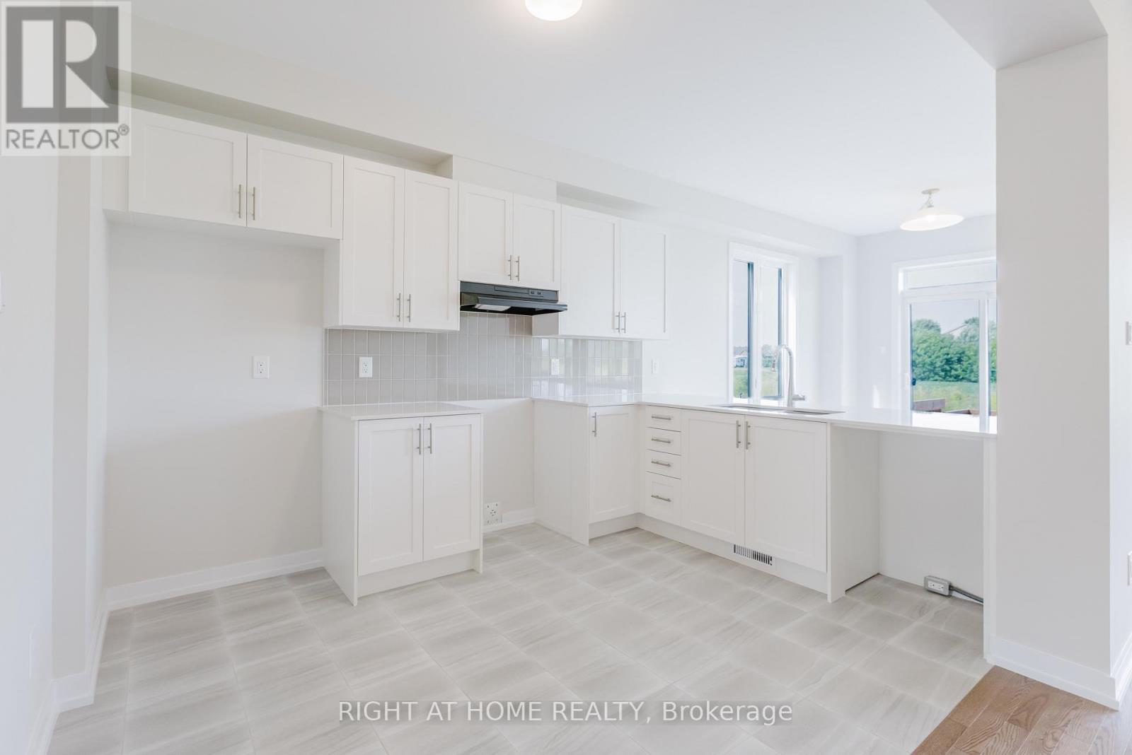 Photo 12 of 2046 Postilion Street, Ottawa ON