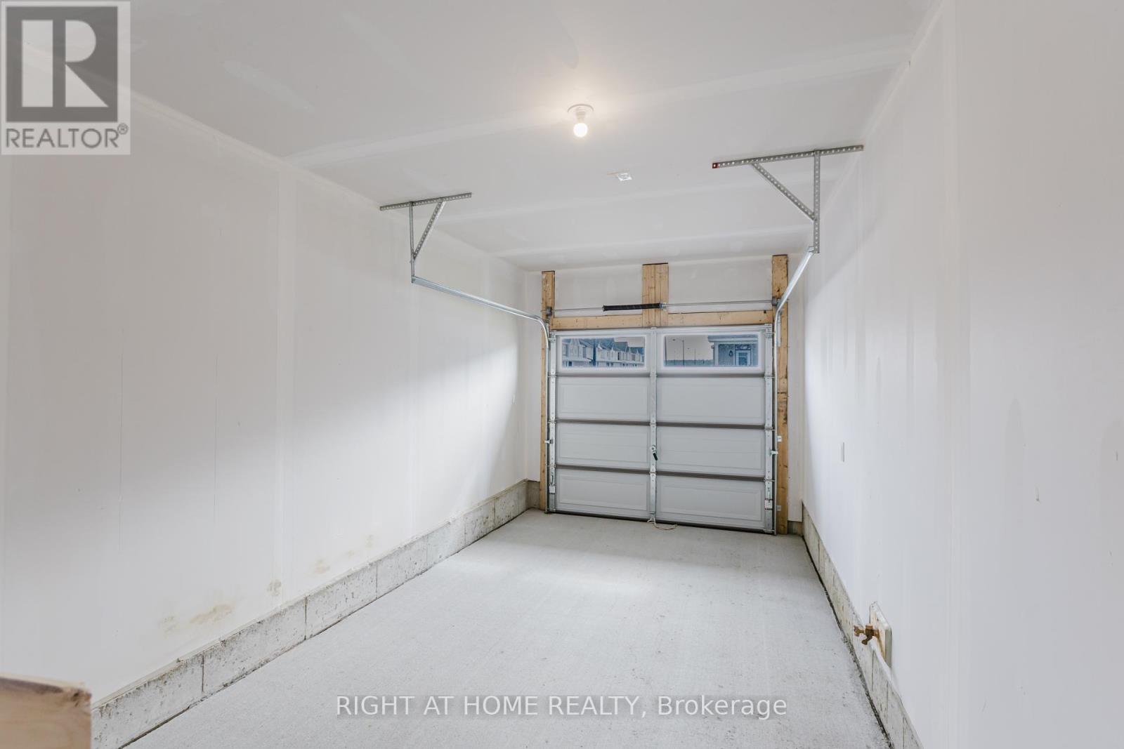 Photo 17 of 2046 Postilion Street, Ottawa ON