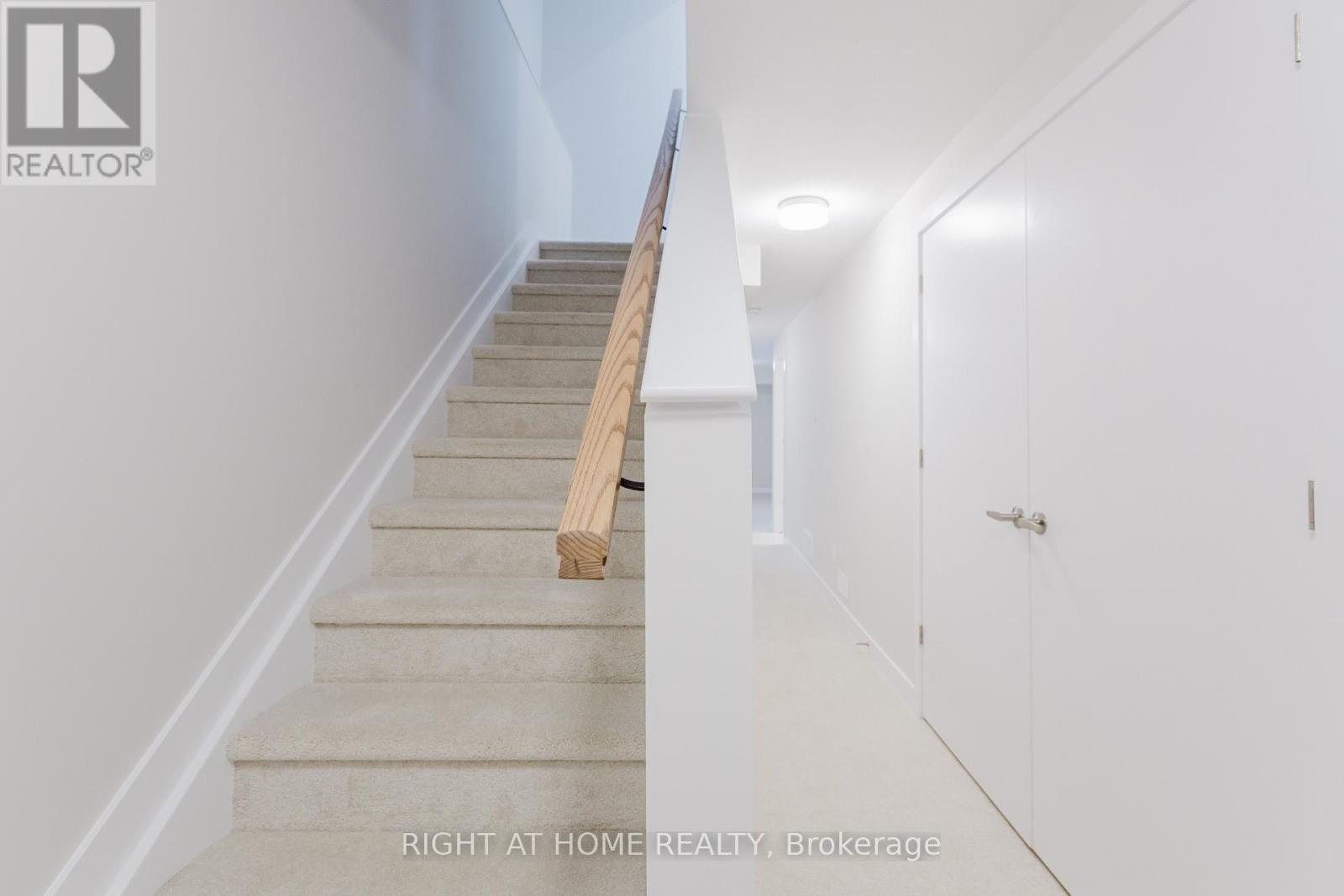 Photo 33 of 2046 Postilion Street, Ottawa ON
