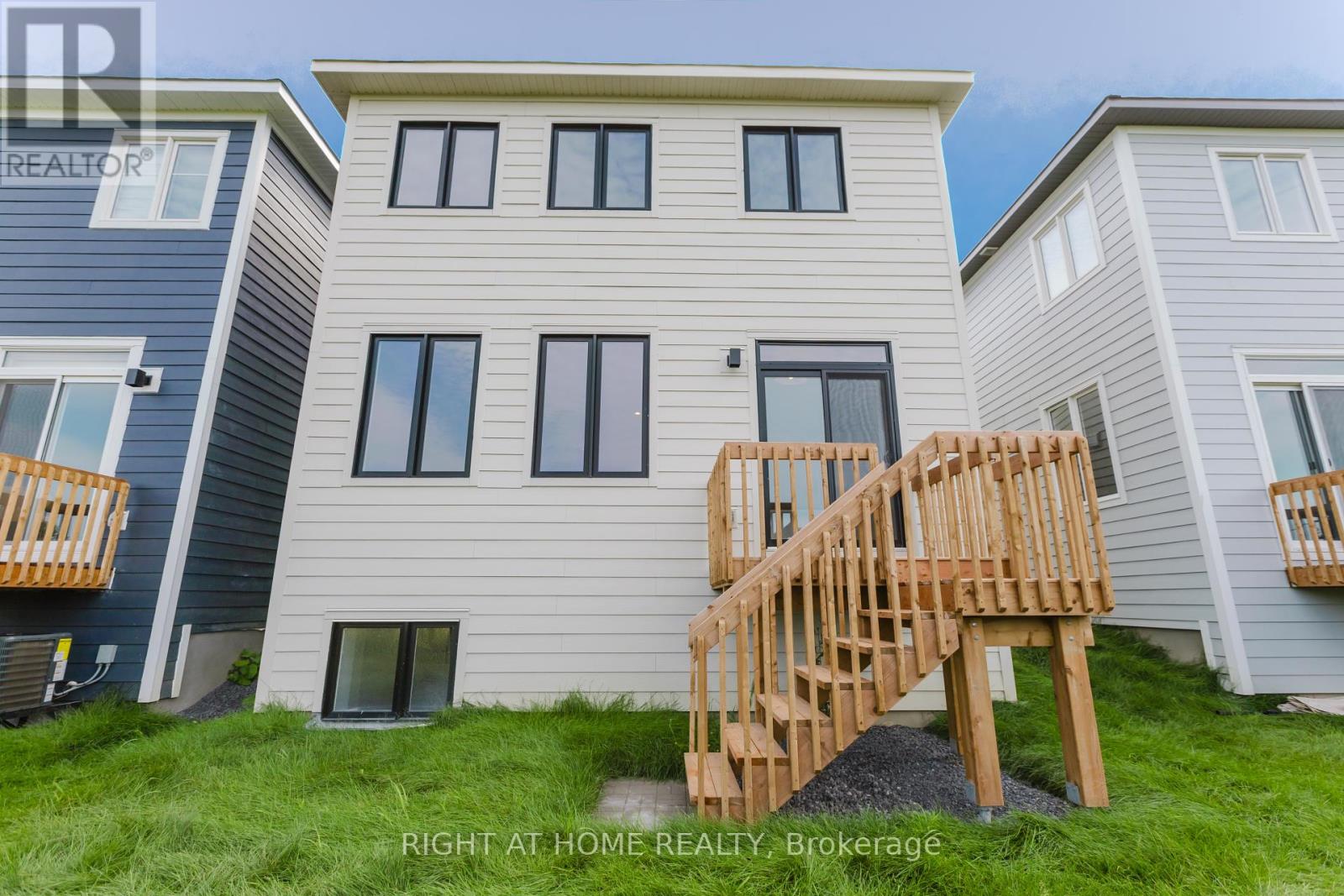 Photo 41 of 2046 Postilion Street, Ottawa ON