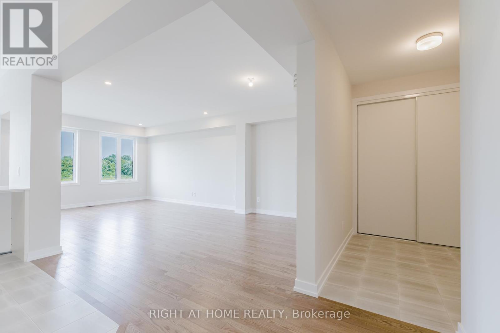 Photo 8 of 2046 Postilion Street, Ottawa ON