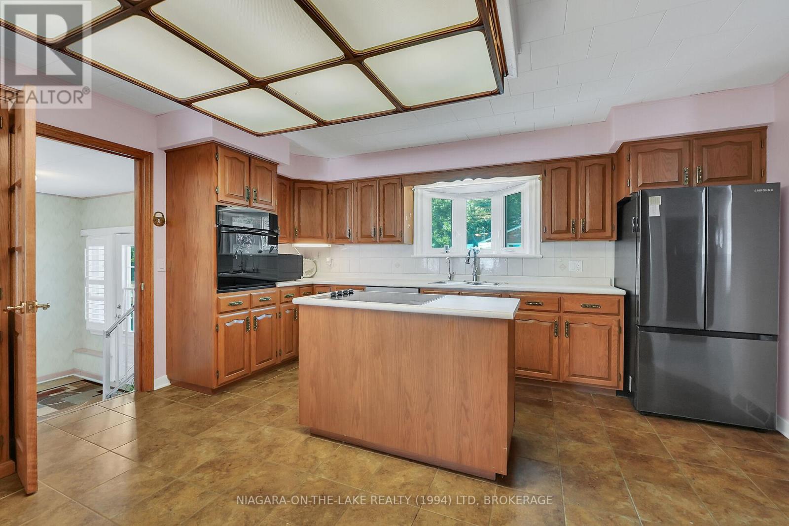 Photo 7 of 3724 Hershey Street, Fort Erie ON