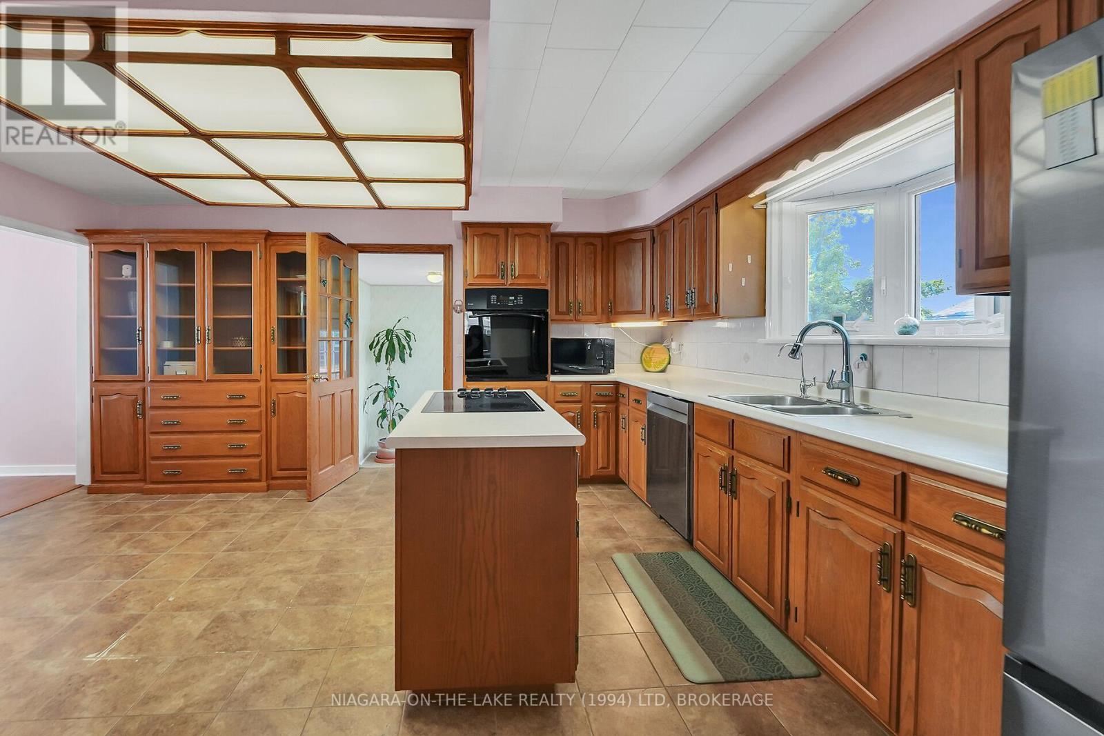 Photo 8 of 3724 Hershey Street, Fort Erie ON