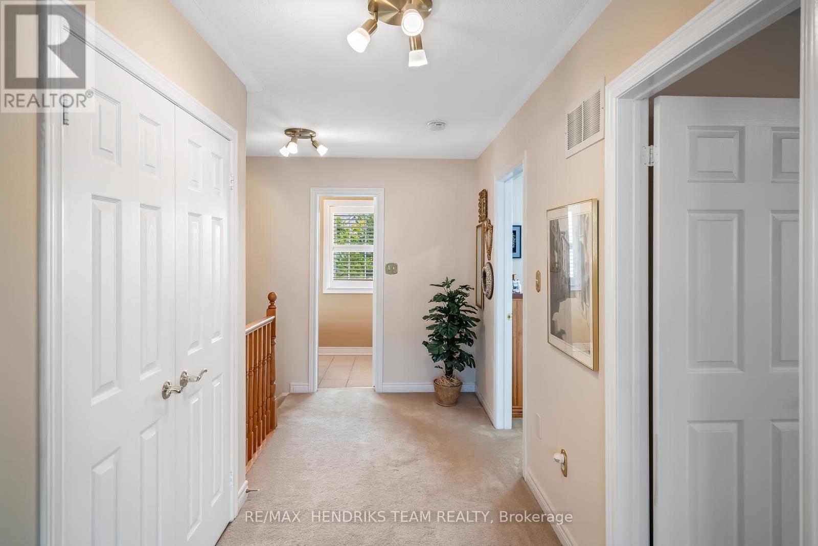 Photo 12 of 89 Young Crescent, Niagaraonthelake ON