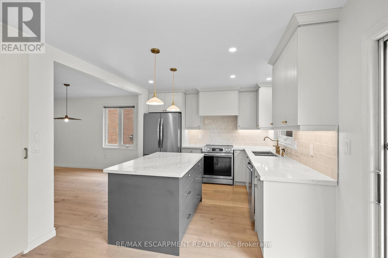 Photo 14 of 31 Inglewood Place, Whitby ON