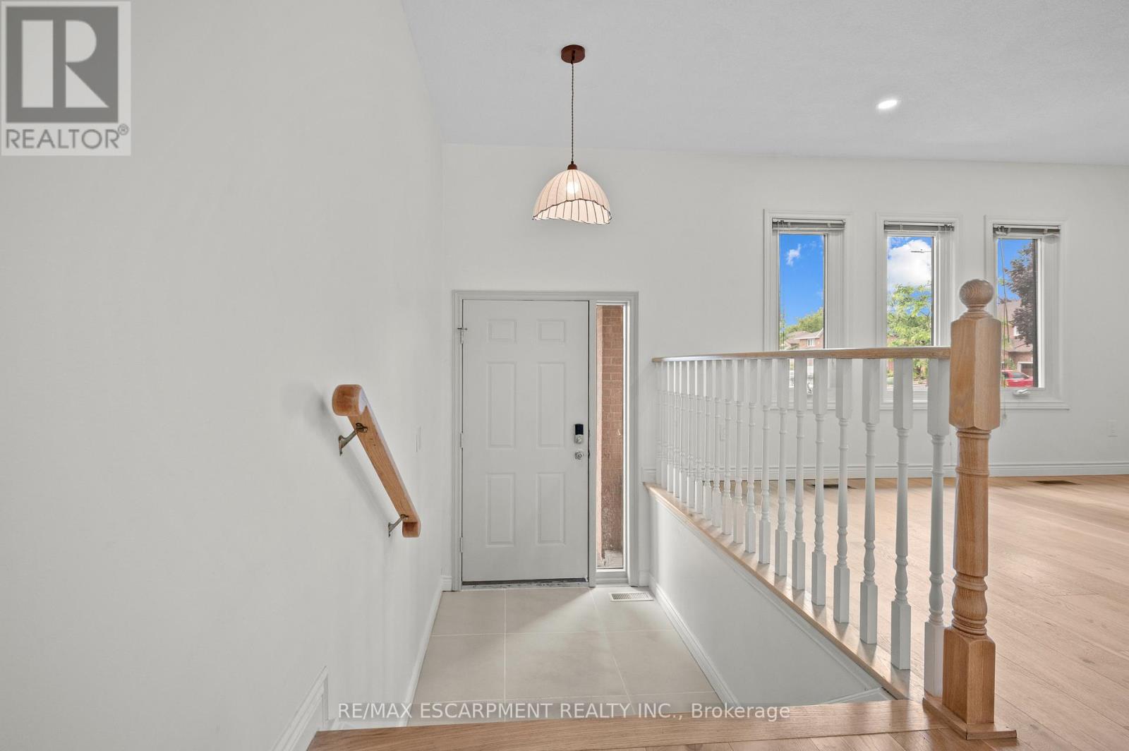 Photo 27 of 31 Inglewood Place, Whitby ON